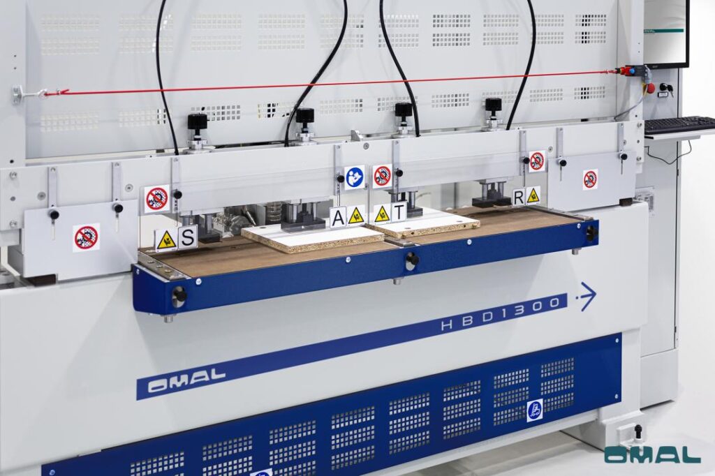 Maszyna CNC wiercenia otworów - wbijania kołków - osadzania okuć - podwójny obszar roboczy